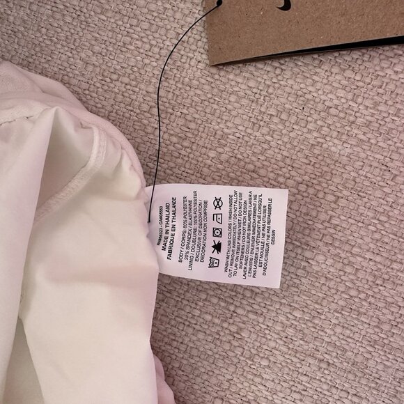 NWT Nike Swift Dri-FIT Mid Rise 2.5" Shorts Women's HQ0638-133 Size 2XL - Picture 7 of 9